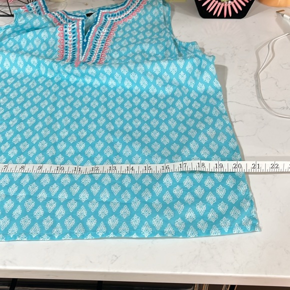 Sleeveless Aqua Patterned Top By Talbots - Picture 4 of 13